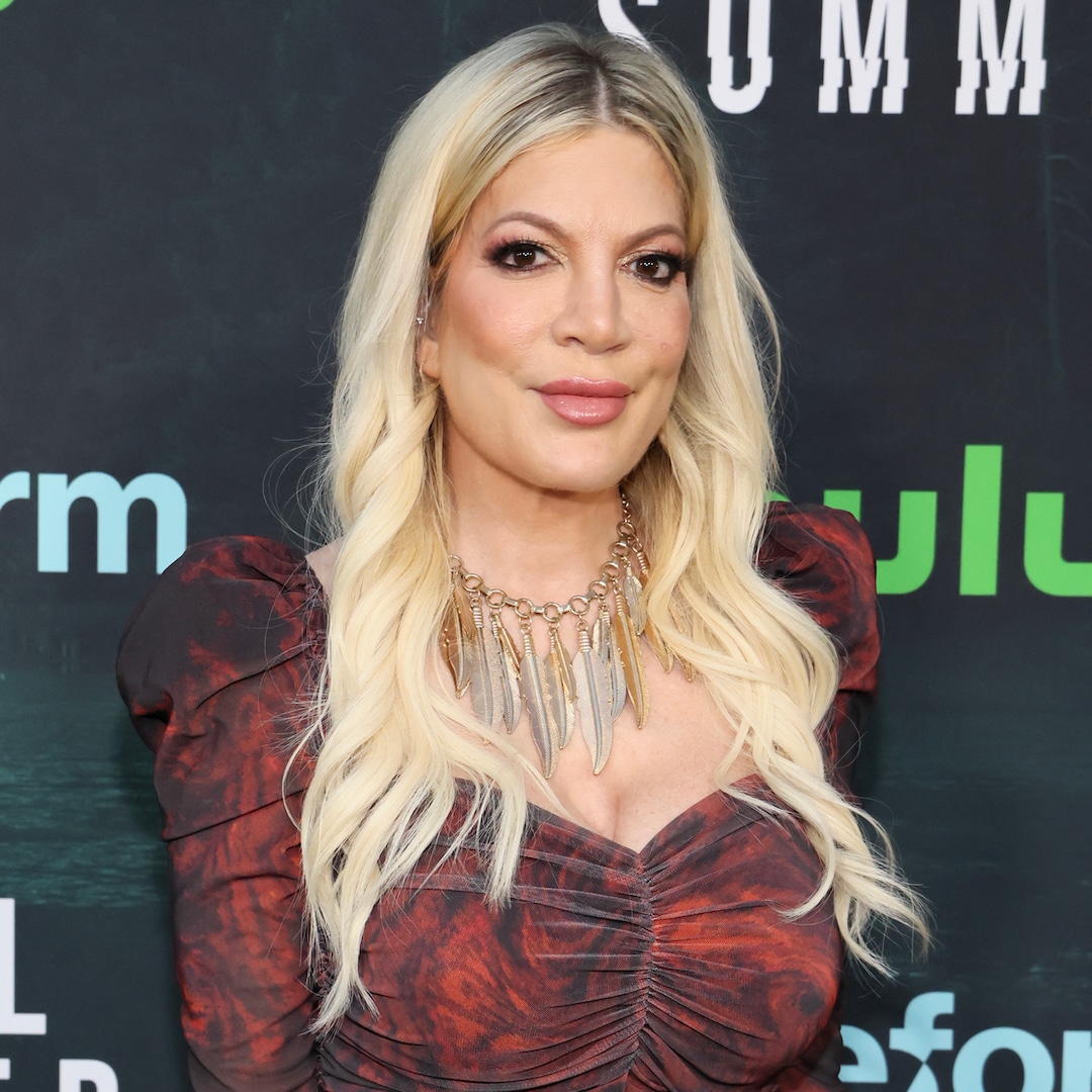 Tori Spelling’s “Oldest Babies” Are All Grown Up in High School Homecoming Photo – E! Online